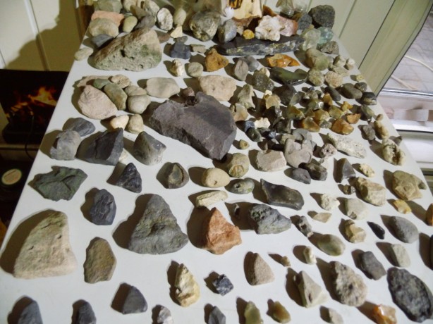 Steentijd stenen vondsten strijdbijl pijlpunten